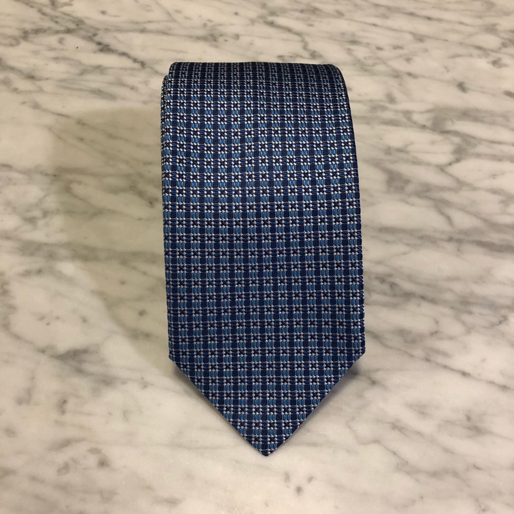 Men’s classic Salvatore Ferragamo tie
